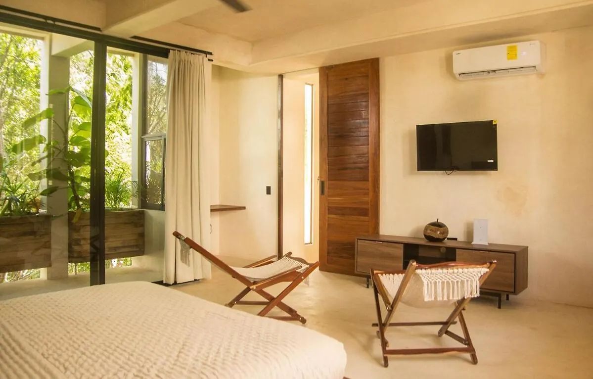 הוילה Chacalal Tulum Country Club Casa Pokolpok 0*,  מקסיקו